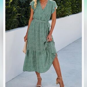 Medium bohemian floral dress (green)